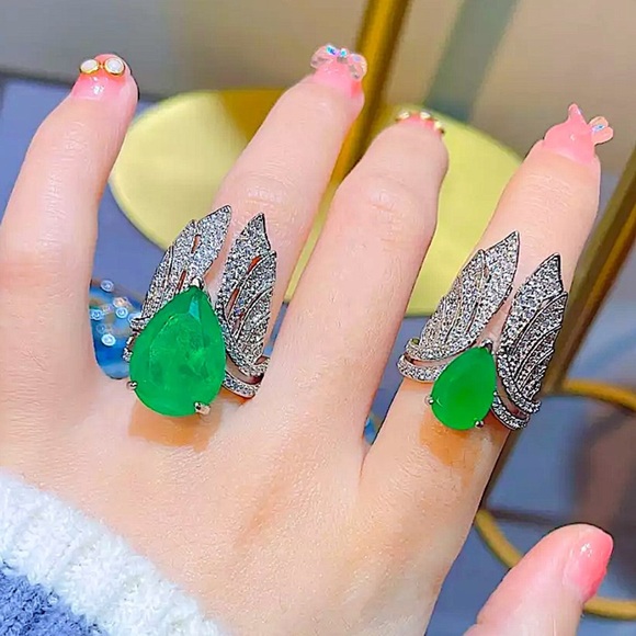 SILVER EMERALD GREEN ANGEL WING RHINESTONE RESIZABLE RING - Picture 3 of 7